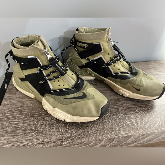 Nike Air Huarache Gripp Run Zip Sneaker Men Sz 9.5 Olive Black Round Toe Lace Up - Picture 6 of 7